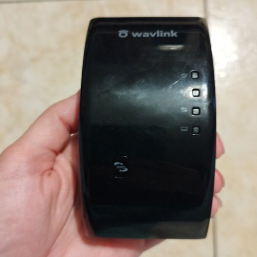 Wavlink Wi-Fi Signal Wireless Repeater 300Mbps like new