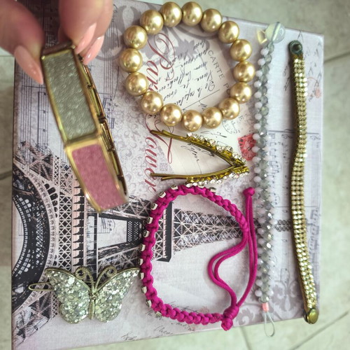 Jewelry set like new, pink and gold colors