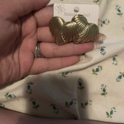 Gold Heart-Shaped Earrings new, stainless steel