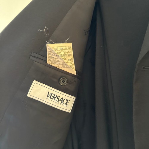 Versace men's suit black like new, size large