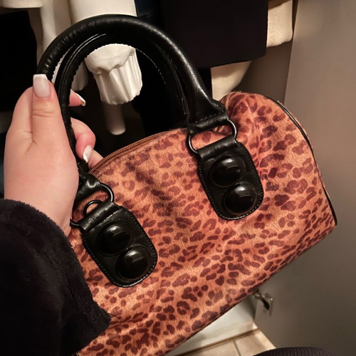 Women's handbag like new, velvet texture exterior