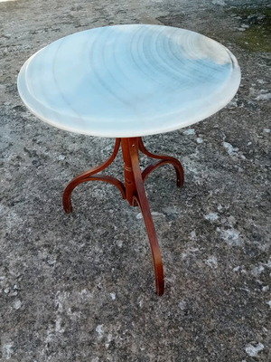 Coffee table used, dimensions 44×44×55