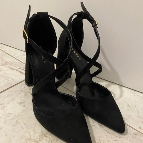 Black heel with crisscross strap Sarigiannis like new, size 36