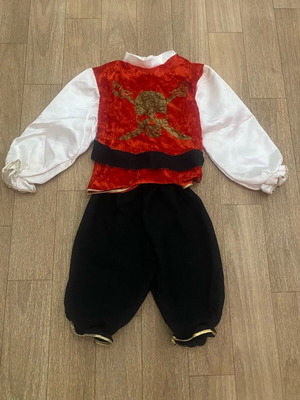 Children's pirate carnival costume used for age 4