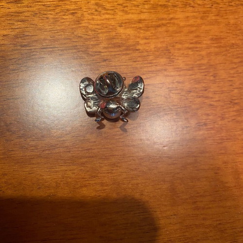 Vintage silver bee brooch like new