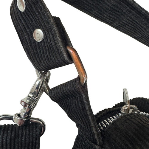 Nunoo Corduroy shoulder bag used with zipper and hardware defects