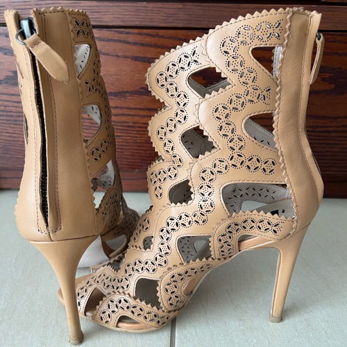 Δερμάτινα peep toe σαν καινούργια, τακούνι 11εκ, μέγεθος 39
