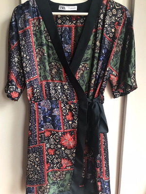 Zara printed draped dress like new with side bow