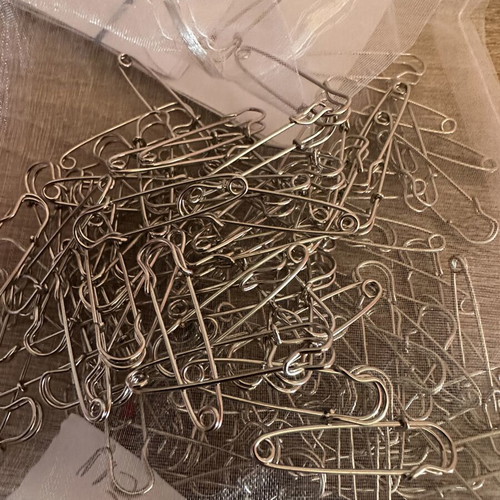 Safety pins pack of 100 reinforced for baptism favors