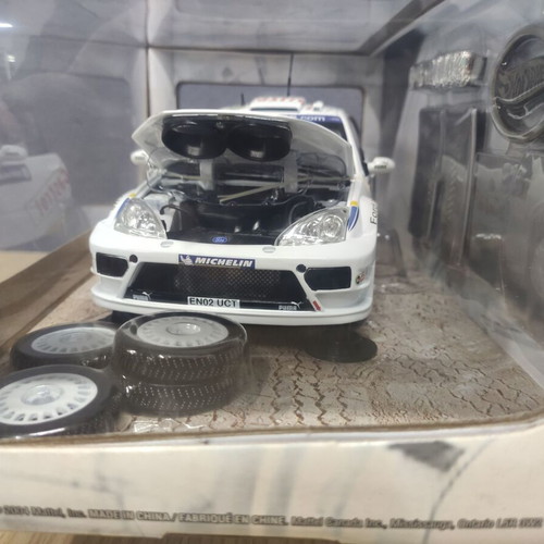 Hotwheels Ford Focus WRC BP World Rally Team metal model 1:18 new