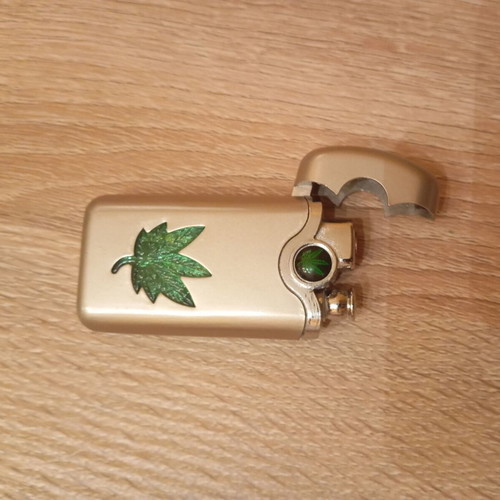 Vintage rare gas lighter like new