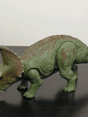 Jurassic World Triceratops dinosaur used with movable parts