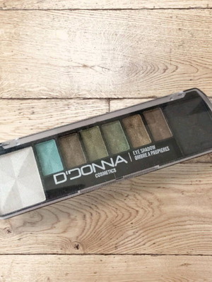 D'Donna Cosmetics eyeshadow palette 8 pearly shades new