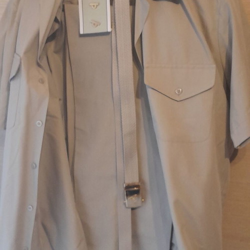 Shirt and trousers like new, beige, with belt and insignia
