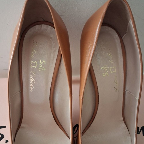 Beige leatherette pumps like new, heel height 10, size 38