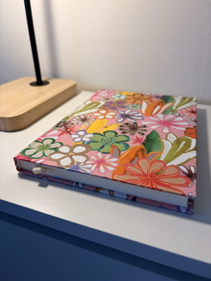 Agenda new, blank pages, hardcover with embossed design