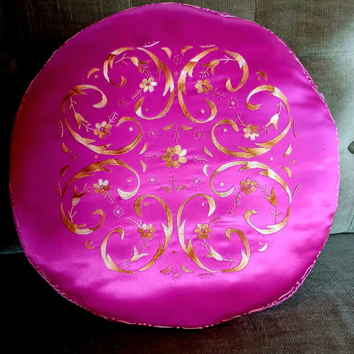 Set of two retro embroidered satin decorative pillows like new