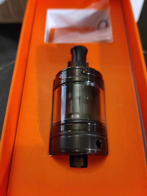 Nautilus 3 Aspire gunmetal used without extra glass