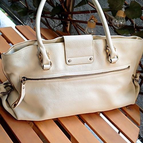 Salvatore Ferragamo Leather Shoulder Bag like new, beige