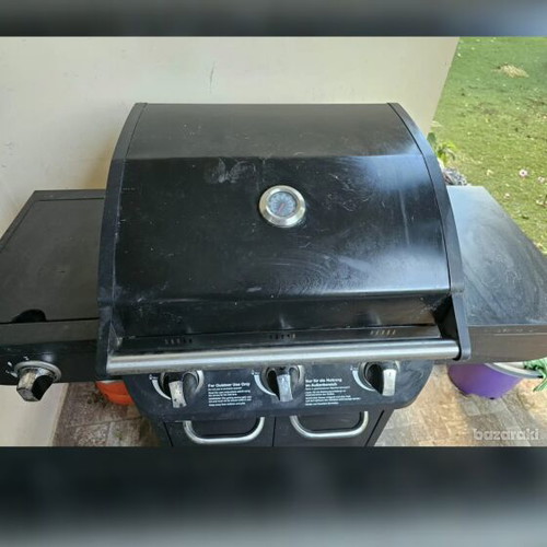 Gaz BBQ used, 3 burners, storage place