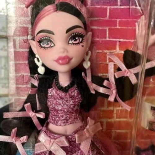 Monster High Draculaura G3 doll brand new