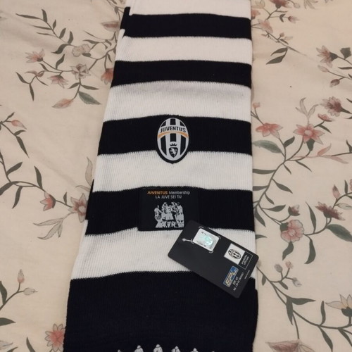 Juventus scarf new with store tag authentic
