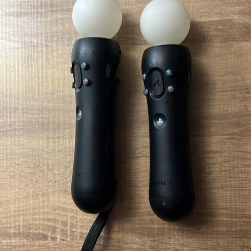 PS4 controllers, set of 2