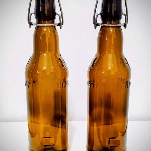 Bernard Anno 1597 beer bottles set of 2 like new with swing-top caps