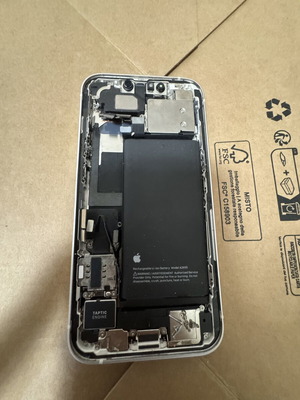 iPhone 13 πλαίσιο με small parts μεταχειρισμένο, χωρίς μητρική