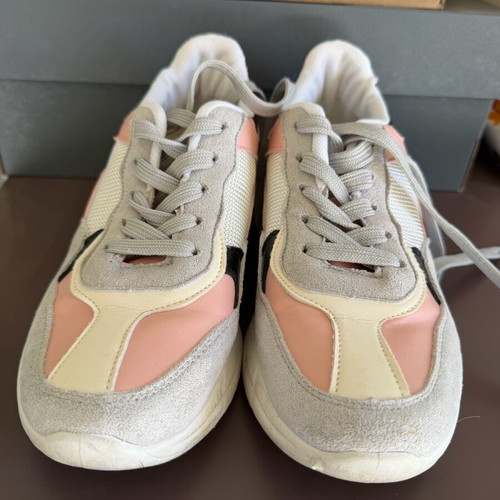 Women's athletic shoes used, size 39, white and pink