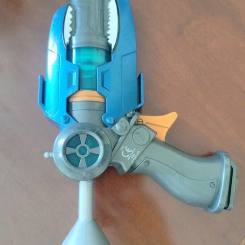 Slugterra toy blaster with 12 figures like new