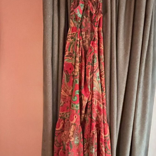 Summer dress like new with back tie and fuchsia patterns
