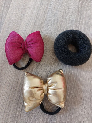 Handmade λαστιχάκια μαλλιών με διακοσμητικούς φιόγκους και σφουγγάρι για κότσο
