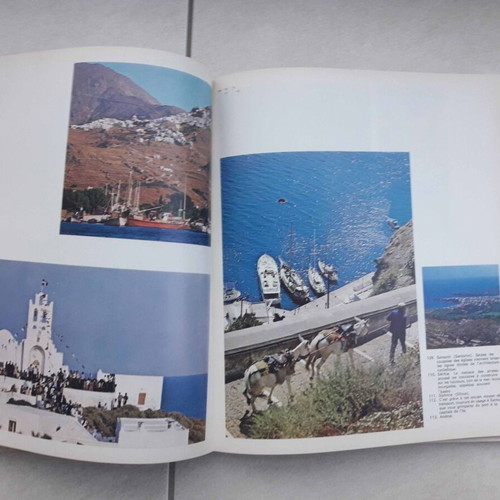 Tourist Guide Book for Greek Islands in French like new, 70s-80s
