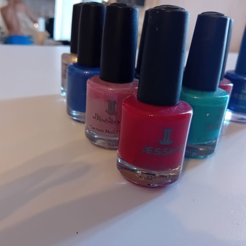 Mano nail polish like new, removable with acetone