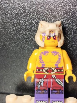 Lego soldier figure like new with free weapon