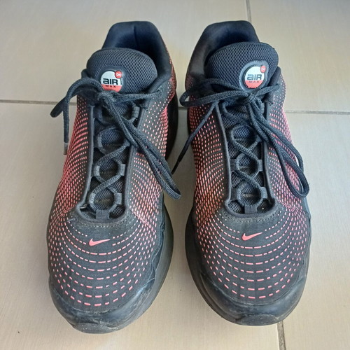 Nike Air Max DN ES sneakers, black and red, size 46, like new