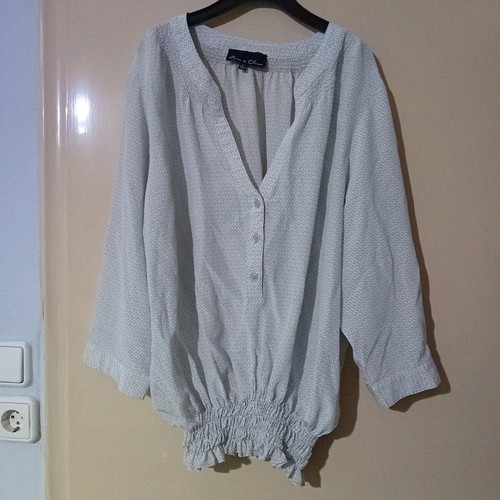 Silk blouse Rose & Olive like new, gray and beige, size XL