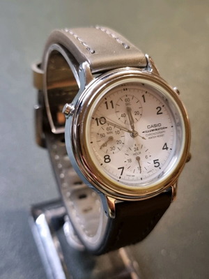 Casio MQB-100 Illuminator Quartz watch used, white, chronograph