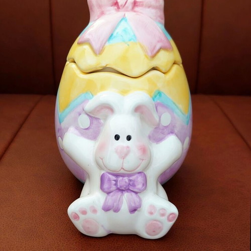 Easter decorative ceramic vase new with lid and bunny