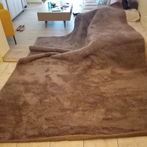 Modern acrylic rug like new, purple, 2.20m x 2.90m, low pile