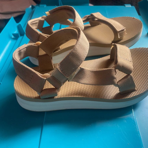 Teva beige platform sandals like new, size 36