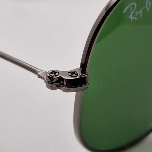 Ray-Ban Aviator Large Metal RB3025 sunglasses like new, green crystal lenses