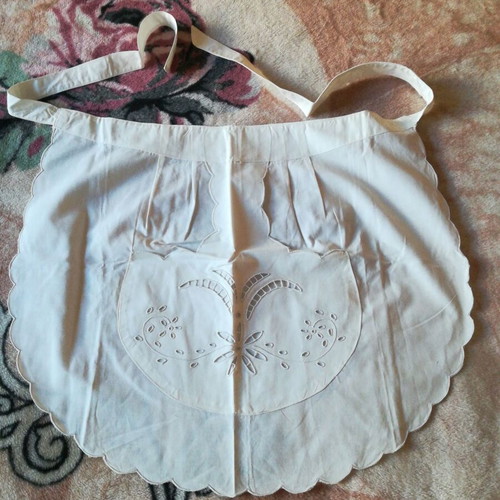 Kitchen apron handmade with cutwork embroidery new