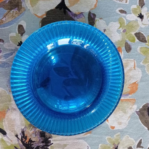 Set of 5 blue glass plates, 20cm