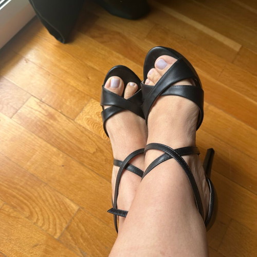 Black high-heeled sandals like new, 11 cm heel, size 40