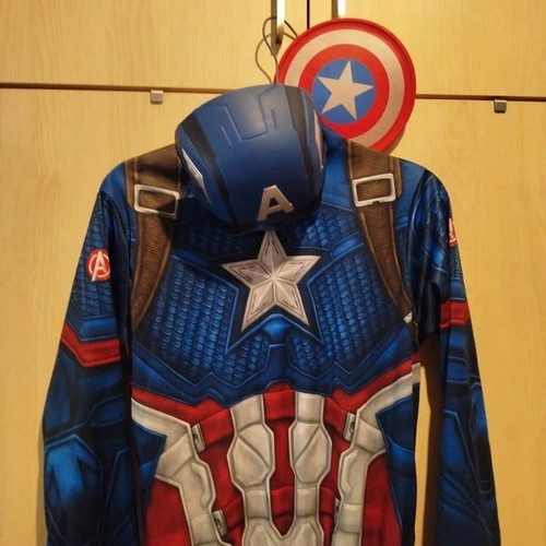 Captain America Kids Carnival Costume used, large, 12 years