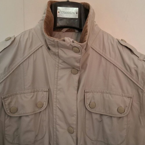 Barbour unisex beige jacket like new, sizes L-XL
