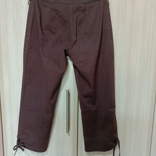 Capri pants size S, brown, like new with leg cords