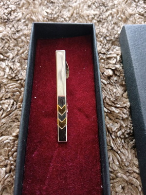 Men's tie clip accessory new, gold and silver